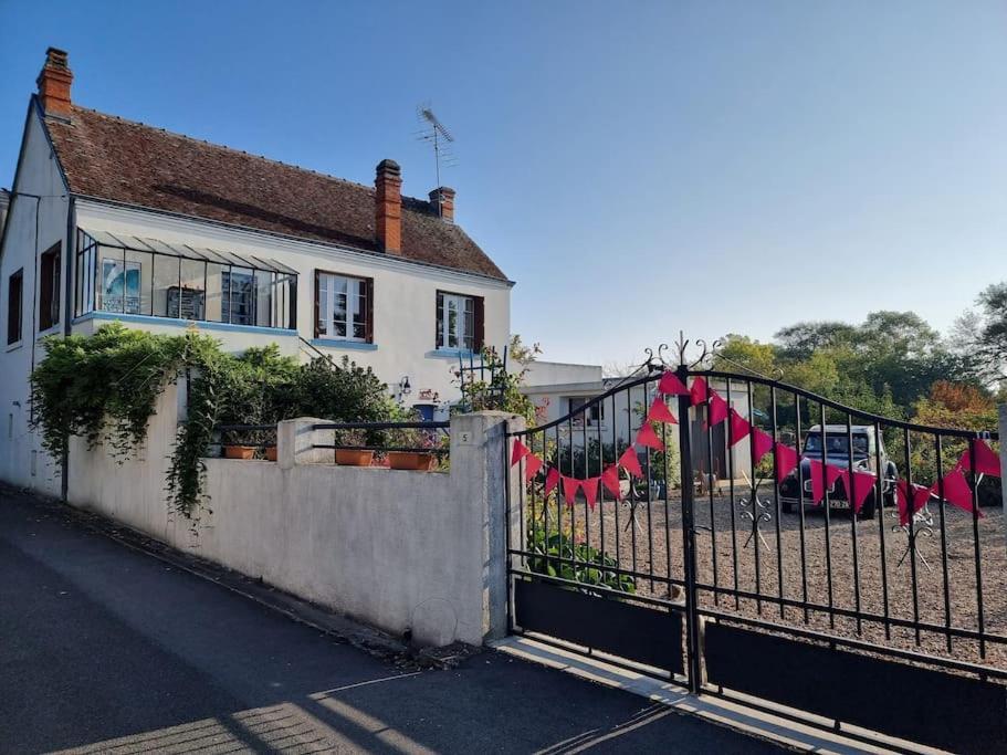 Les Noyers Monestois Entre Cher Et Canal De Berry Mennetou-sur-Cher Exterior foto