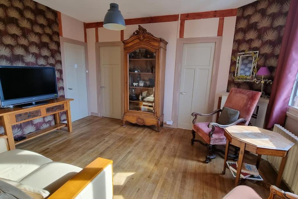 Les Noyers Monestois Entre Cher Et Canal De Berry Mennetou-sur-Cher Exterior foto