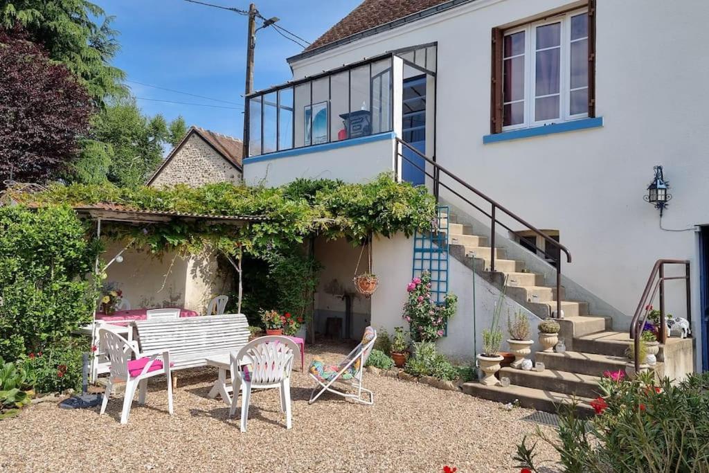 Les Noyers Monestois Entre Cher Et Canal De Berry Mennetou-sur-Cher Exterior foto