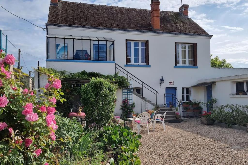 Les Noyers Monestois Entre Cher Et Canal De Berry Mennetou-sur-Cher Exterior foto